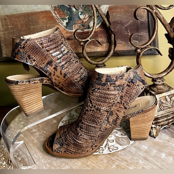 EUC Paul Green “Cayenne” in Platino/Sisal Snake Print Bootie. UK Sz 3.5/US 6 - Picture 8 of 16